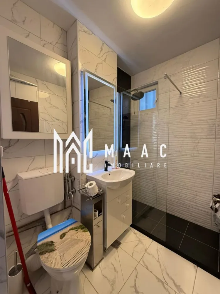 Apartament 2 camere | Etaj 3 | Balcon | Zona Centrala - MAAC Imobiliare propune spre inchiriere un apartament cu 2 camere complet mobilat si utilat, in zona Centrala (Milea - Dioda - Politie). Apartamentul semidecomandat se afla la etajul 3/4, si este alcatuit din living cu acces in balconul inchis, dormitor cu pat dublu, bucatarie inchisa, baie si 2 spatii de depozitare (debara). Amplasamentul blocului este unul avantajos, fiind la 10 minute de mers pe jos de centru si aproape de magazine/ farmacii. Vecinatatea este una foarte linistita. Se percepe o chirie in avans si garantie in cuantumul unei chirii lunare. Disponibilitate imediata. Se inchiriaza pe o perioada de minim 12 luni. Pentru mai multe detalii sau pentru a programa o vizionare, va rugam specificati telefonic: CP2855771 }}