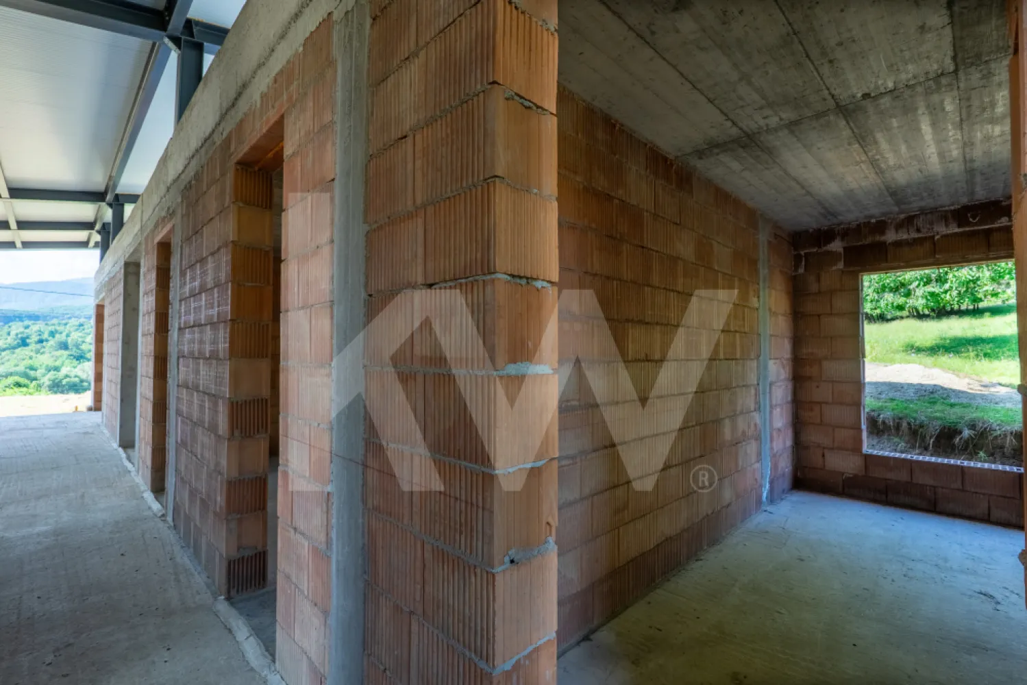 Casă cu arhitectură modernă si teren in Cisnădioara
