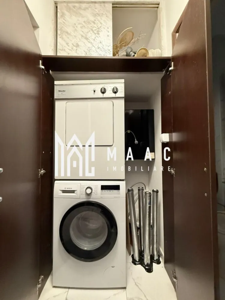 Apartament 2 camere | Etaj 3 | Balcon | Zona Centrala - MAAC Imobiliare propune spre inchiriere un apartament cu 2 camere complet mobilat si utilat, in zona Centrala (Milea - Dioda - Politie). Apartamentul semidecomandat se afla la etajul 3/4, si este alcatuit din living cu acces in balconul inchis, dormitor cu pat dublu, bucatarie inchisa, baie si 2 spatii de depozitare (debara). Amplasamentul blocului este unul avantajos, fiind la 10 minute de mers pe jos de centru si aproape de magazine/ farmacii. Vecinatatea este una foarte linistita. Se percepe o chirie in avans si garantie in cuantumul unei chirii lunare. Disponibilitate imediata. Se inchiriaza pe o perioada de minim 12 luni. Pentru mai multe detalii sau pentru a programa o vizionare, va rugam specificati telefonic: CP2855771 }}