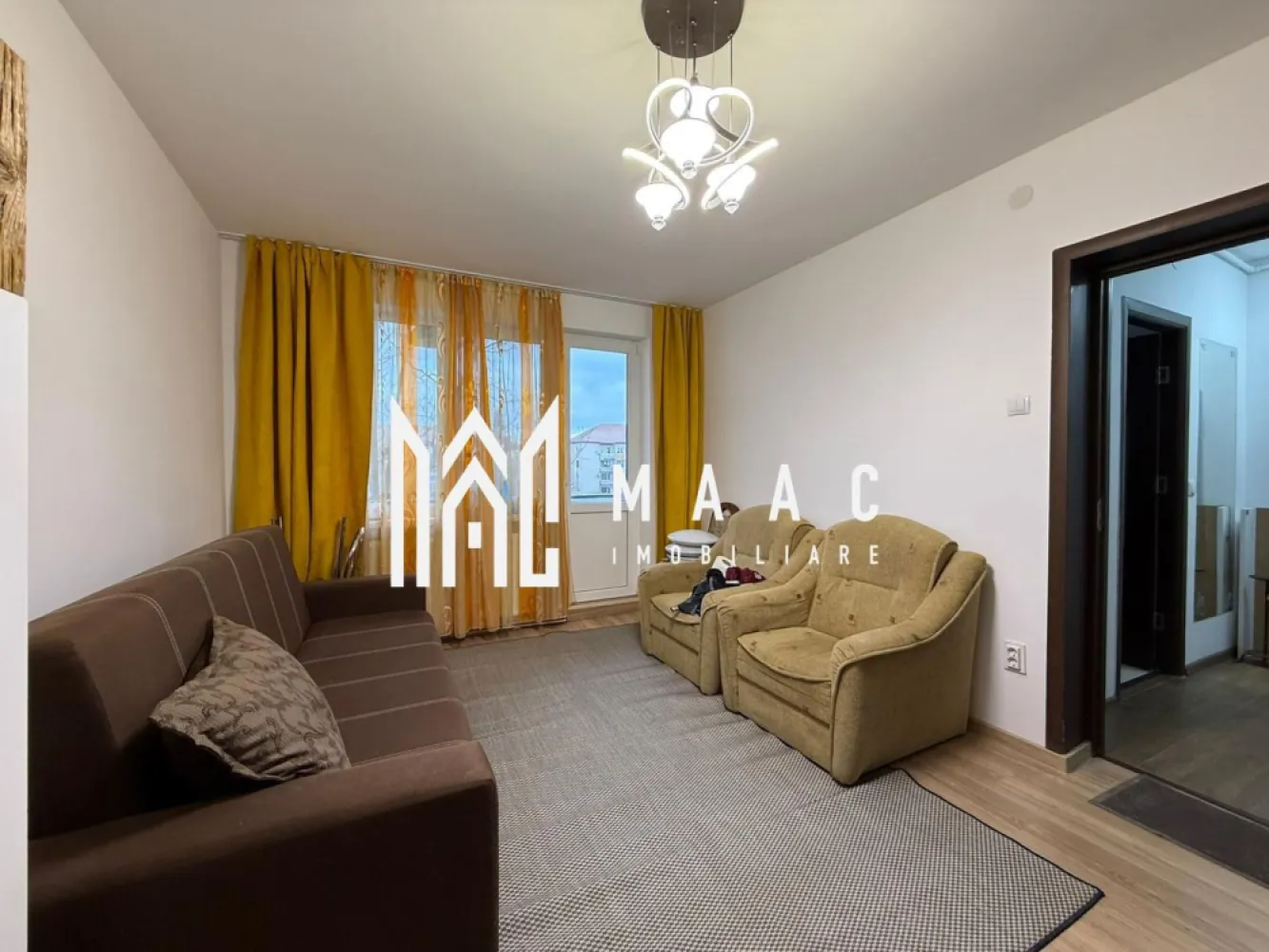 Apartament 2 camere | Etaj 3 | Balcon | Zona Centrala