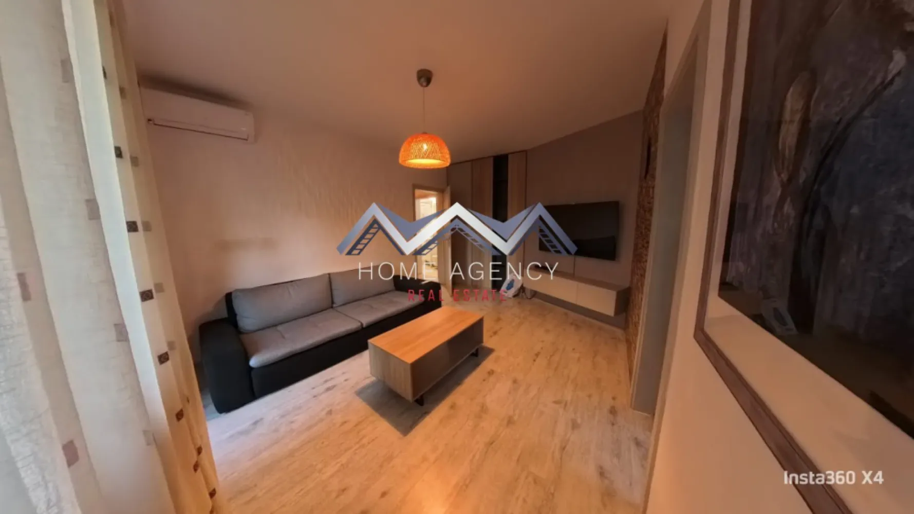 Apartament 2 camere Otopeni | mobilat și utilat - Vă propunem, spre vânzare, un apartament modern, luminos și excelent poziționat în zona centrală a orașului Otopeni— o locuință ideală atât pentru rezidență permanentă, cât și ca investiție, datorită accesului facil către toate punctele de interes și către București. Apartamentul beneficiază de 2 camere spațioase, este complet mobilat și utilat, fiind gata pentru a fi preluat imediat de viitorul proprietar. Amenajările moderne și atenția la detalii creează un ambient primitor, confortabil și funcțional. Caracteristici principale: * Living mobilat modern, cu acces spre balconul ideal pentru momente de relaxare * Dormitor foarte bine organizat, cu dulap foarte încăpător și ferestre mari ce oferă lumină naturală din abundență * Bucătărie închisă, complet mobilată și echipată, perfectă pentru gătit și depozitare optimă; * Baie modernă, dotată cu cabină de duș; Avantaje și facilități: * Centrală proprie pentru control eficient al consumului și confort termic pe tot parcursul anului; * Aer condiționat, pentru un climat plăcut chiar și în zilele toride; * Bloc nou, vecinătate liniștită. Localizare excelentă: La doar câțiva pași de Mega Image Non-Stop, cu acces rapid spre magazine, farmacii, restaurante și cafenele. Stațiile de transport public se află în imediata apropiere, facilitând deplasarea spre București sau alte zone de interes. Pentru cei care călătoresc frecvent, proximitatea față de Aeroportul Otopeni este un beneficiu major. Dacă sunteți în căutarea unui apartament modern, bine întreținut și situat într-o zonă strategică, această proprietate reprezintă alegerea perfectă. Pentru detalii suplimentare sau pentru programarea unei vizionări, vă invităm să ne contactați la numărul de telefon din anunț.