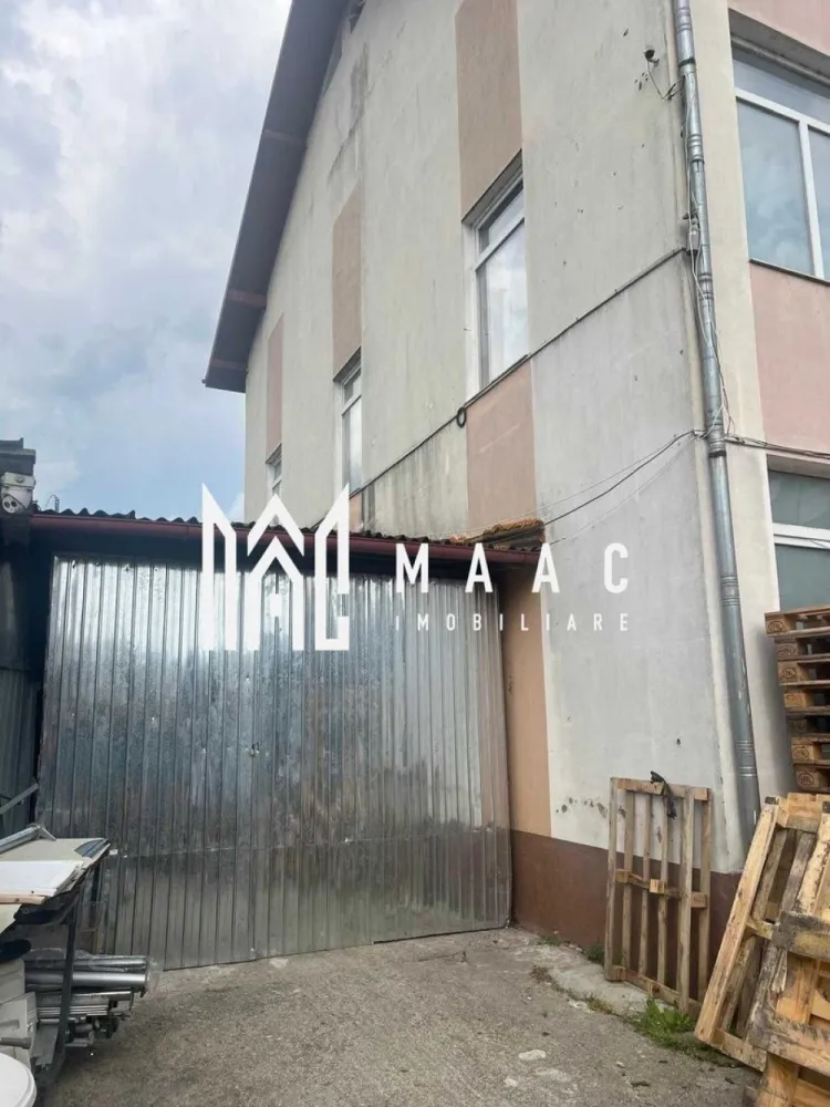 Spatii comerciale | Strada Ferdinand | Shopping City - Spații Comerciale Moderne – Zona Shopping City Râmnicu Vâlcea
Oferim spre închiriere spații comerciale versatile, situate într-o zonă cu potențial economic ridicat, pe Strada Virgiliu Nr. 9, Râmnicu Vâlcea (în imediata apropiere a noului mall Shopping City).
Spațiile se adaptează perfect nevoilor afacerii tale: se pot închiria integral sau separat, fiind pretabile pentru orice tip de activitate 

Suprafețe disponibile:
• Spațiu Parter: 53 mp
• Spațiu Parter: 116.86 mp
• Spațiu Etaj 1: 117.49 mp
• Garaj: 30 mp

Prețuri avantajoase:
• Parter: 7 EUR / mp
• Etaj 1: 5 EUR / mp

Facilități și dotări incluse:
• Locuri de parcare proprii
• Curent trifazic (ideal pentru echipamente industriale sau comerciale)
• Încălzire centrală proprie
• Sistem de supraveghere video activ
 Vizionare și Contact:

Spațiile sunt libere și se pot viziona oricând, cu o programare prealabilă, specificand ID3191443