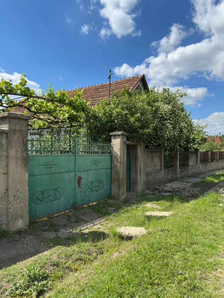 De vânzare | Casă tradițională la sat + teren 1.500 mp. Sat Săbolciu
