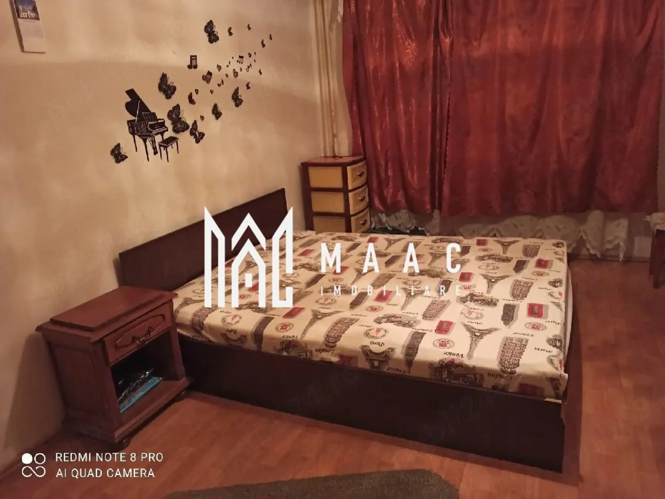 Apartament 1 Camera I Etaj 1/4 I Zona Vasile Aaron - Se oferă spre vânzare apartament cu 1 cameră, situat la etajul 1 din 4 al unui imobil amplasat în zona Vasile Aaron, o locație apreciată pentru accesibilitate și proximitatea față de toate facilitățile importante ale orașului.

Locuința este complet mobilată și utilată, fiind ideală atât pentru locuire proprie, cât și pentru investiție.

Caracteristici:
1 cameră
Etaj 1 din 4
Complet mobilat și utilat
Compartimentare practică
Apartament bine întreținut
Disponibil imediat

Avantaje:
Ideal pentru investiție / închiriere
Potrivit pentru persoane singure sau cupluri
Mutare imediată, fără investiții suplimentare
Zonă bine conectată la transport public, magazine și puncte de interes
Etaj inferior, foarte căutat pentru accesibilitate și confort

Localizare:
Zona Vasile Aaron
Aproape de magazine, stații de autobuz, farmacii și alte facilități urbane

O proprietate practică și accesibilă, perfectă pentru cei care caută o locuință eficientă sau o investiție sigură într-o zonă bine cotată din Sibiu.

Pentru informati si vizionari: CP3080142