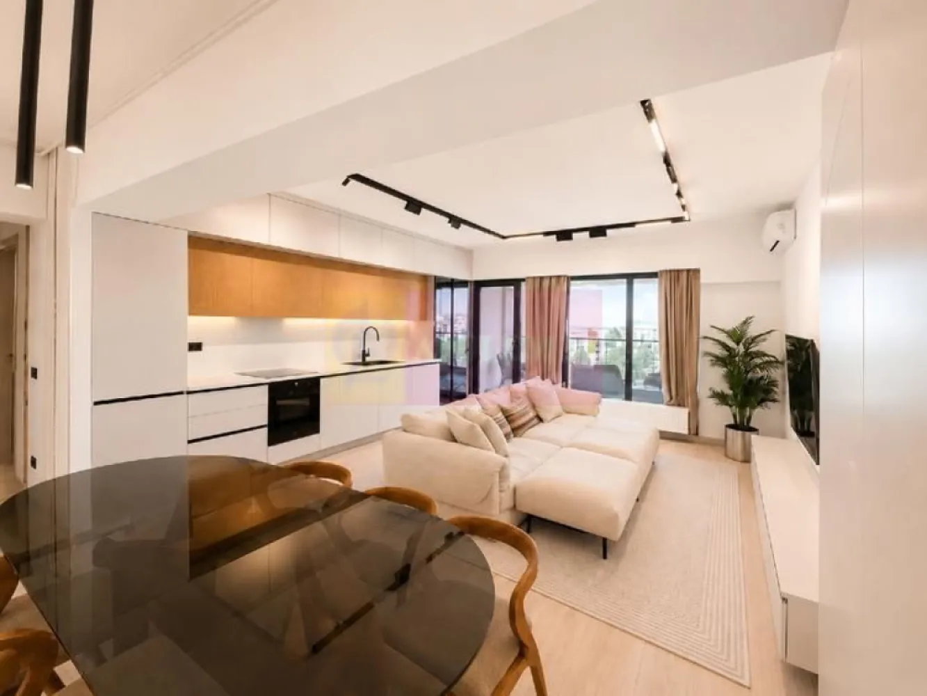 AP 3 CAM, LOC DE PARCARE/MOBILAT COMPLET/COMPLEX PRIVAT/ DRISTOR - Agentia Imobiliara Apulum 94, va propune spre vanzare
Apartament spațios cu trei camere si o baie, situat în zona Dristor– Calea Dudești, una dintre cele mai accesibile și dinamice zone din București. 
Proprietatea are o suprafață totală de 85,1 mp, cu o suprafață utilă de 69,1 mp, oferind un spațiu bine compartimentat și funcțional. 
Locuința este ideală pentru o familie sau pentru investiție, având un living generos cu zonă de dining și bucătărie, Două dormitoare, baie, hol, precum și spații suplimentare de tip logie și 2 balcoane. 
Balcon mare gen logia cu priveliste. 
Proprietatea dispune si de loc de parcare
Pretul nu include TVA
