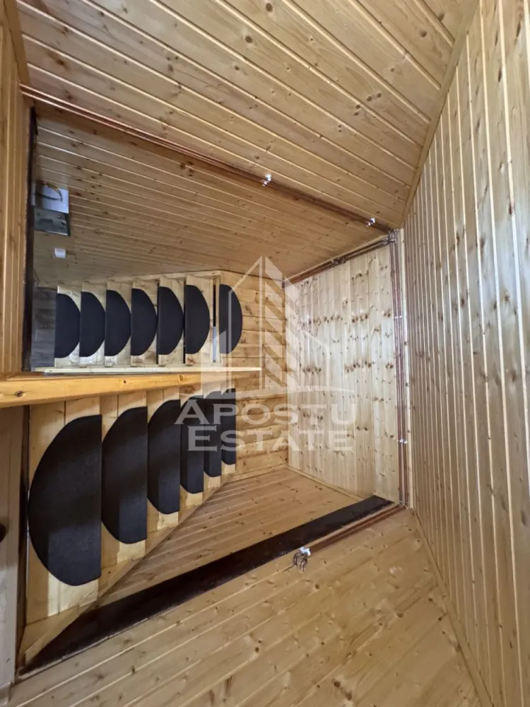 Casa din lemn, zona muntoasa, cu rau, la cheie, Ribita, Hunedoara