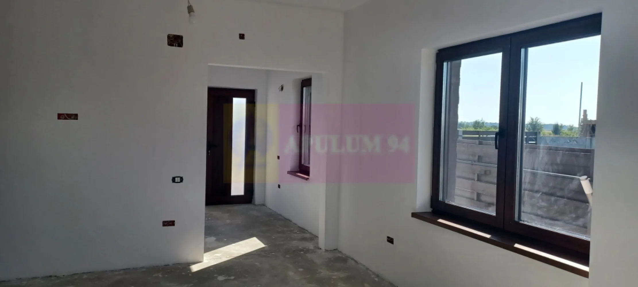 Casă nouă Săbăreni, terasă, piscină, foișor, barbeque, curte 440 mp