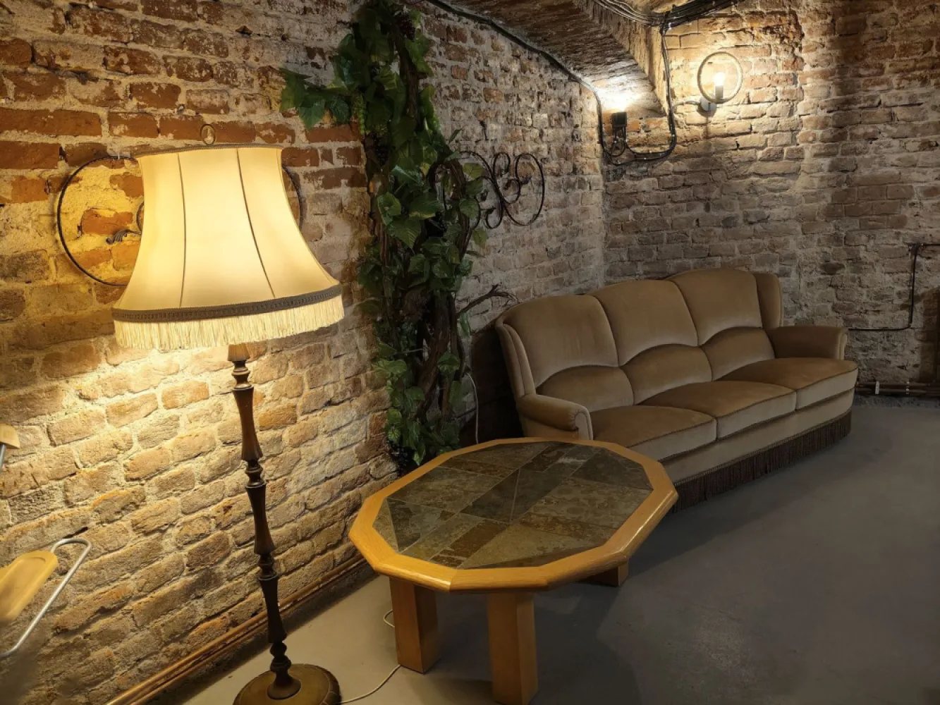 Eleganță subterană - pivniță exclusivistă Arad