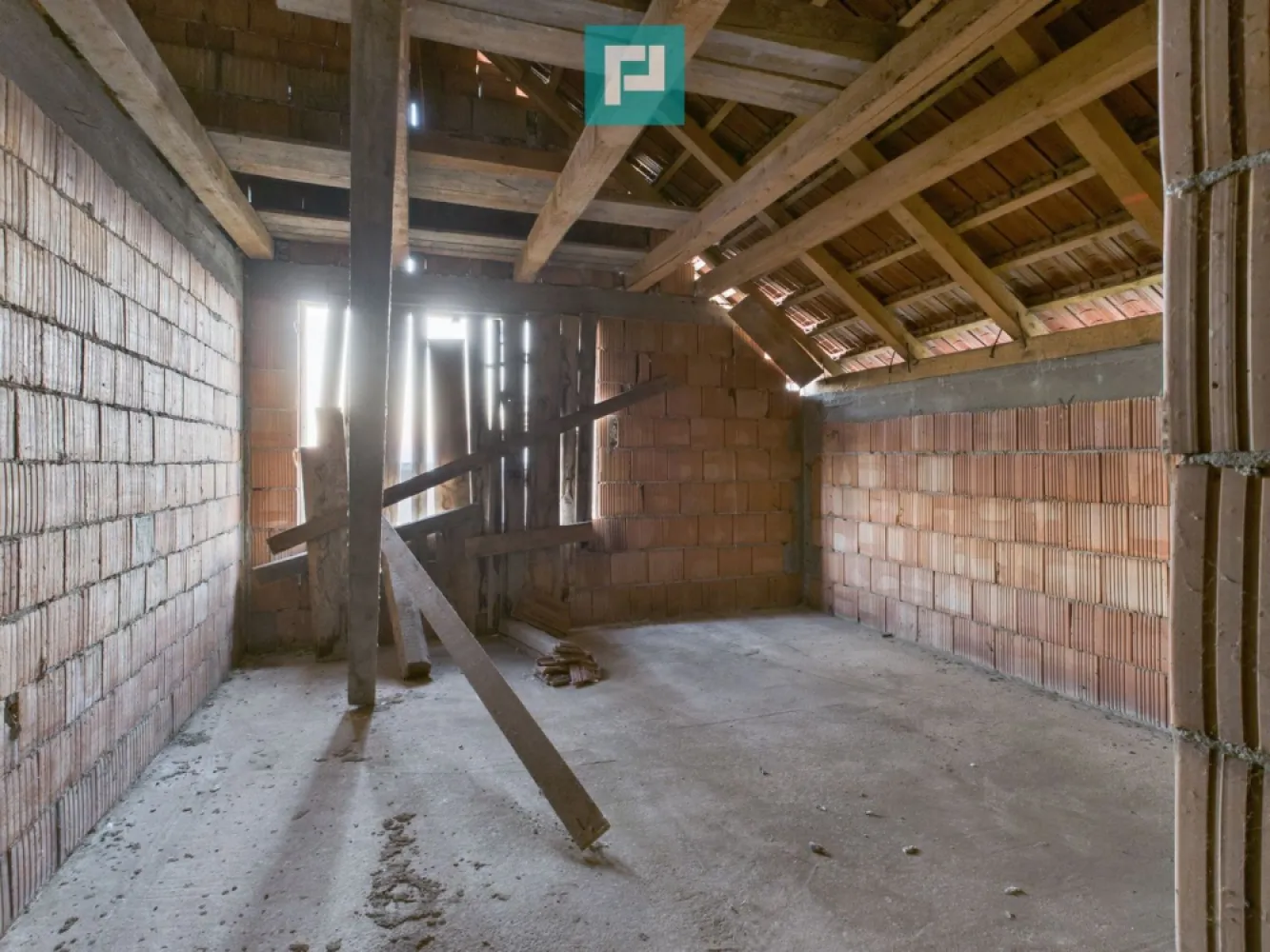 Proprietate impresionantă între Curtici și Macea