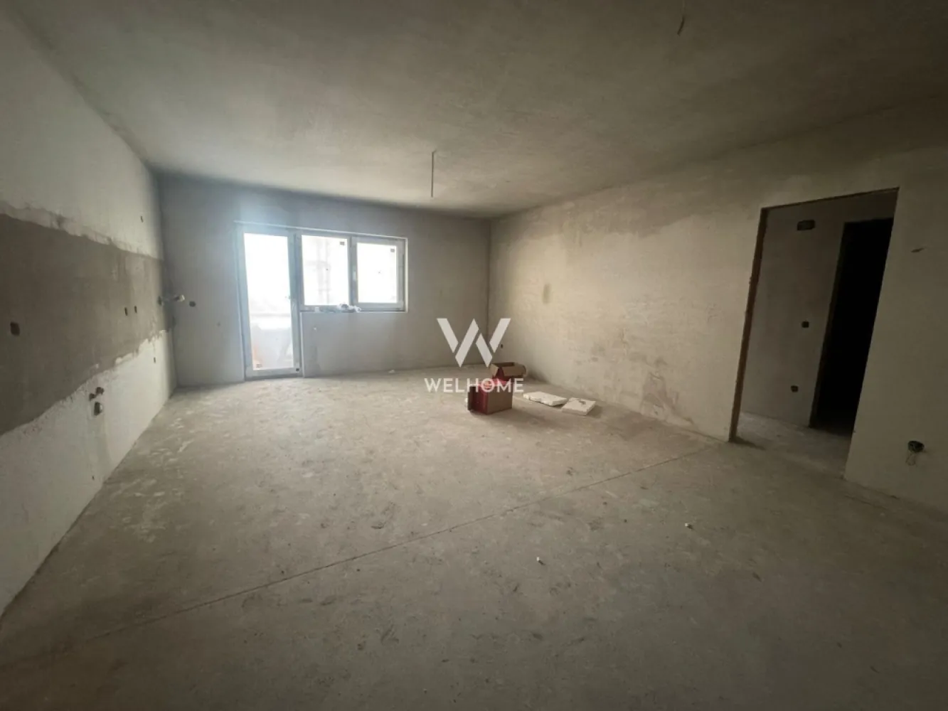 Apartament 3 camere LA CHEIE, Doamna Stanca - COMISION ZERO, CUMPARATI DIRECT DE LA DEZVOLTATOR Apartament cu 3 camere, situat pe strada Doamna Stanca,intr-un ansamblu residential nou. Bloc cu lift, apartamentul este disponibil la etajele 4 si 5 . Compartimentare: Hol, baie, dormitor, living cu bucatarie si iesire pe balcon, hol, baie, dormitor Predare interior, in functie de preferinte: LA CHEIE: centrala termica, calorifere, parchet, gresie, faianta, obiecte sanitare bai, usi de interior. Tu vii doar cu mobila! LA GRI: centrala termica, calorifere, pereti tencuiti, gletuiti Preturi: LA GRI: 127400 EURO LA CHEIE: 137300 EURO Termen de predare: 15.06.2026 Un loc de parcare inclus in pret. Extra se poate achizitiona un loc de parcare acoperit 12000 euro Detalii si vizionari: 0752.088.381 - Roxana }}