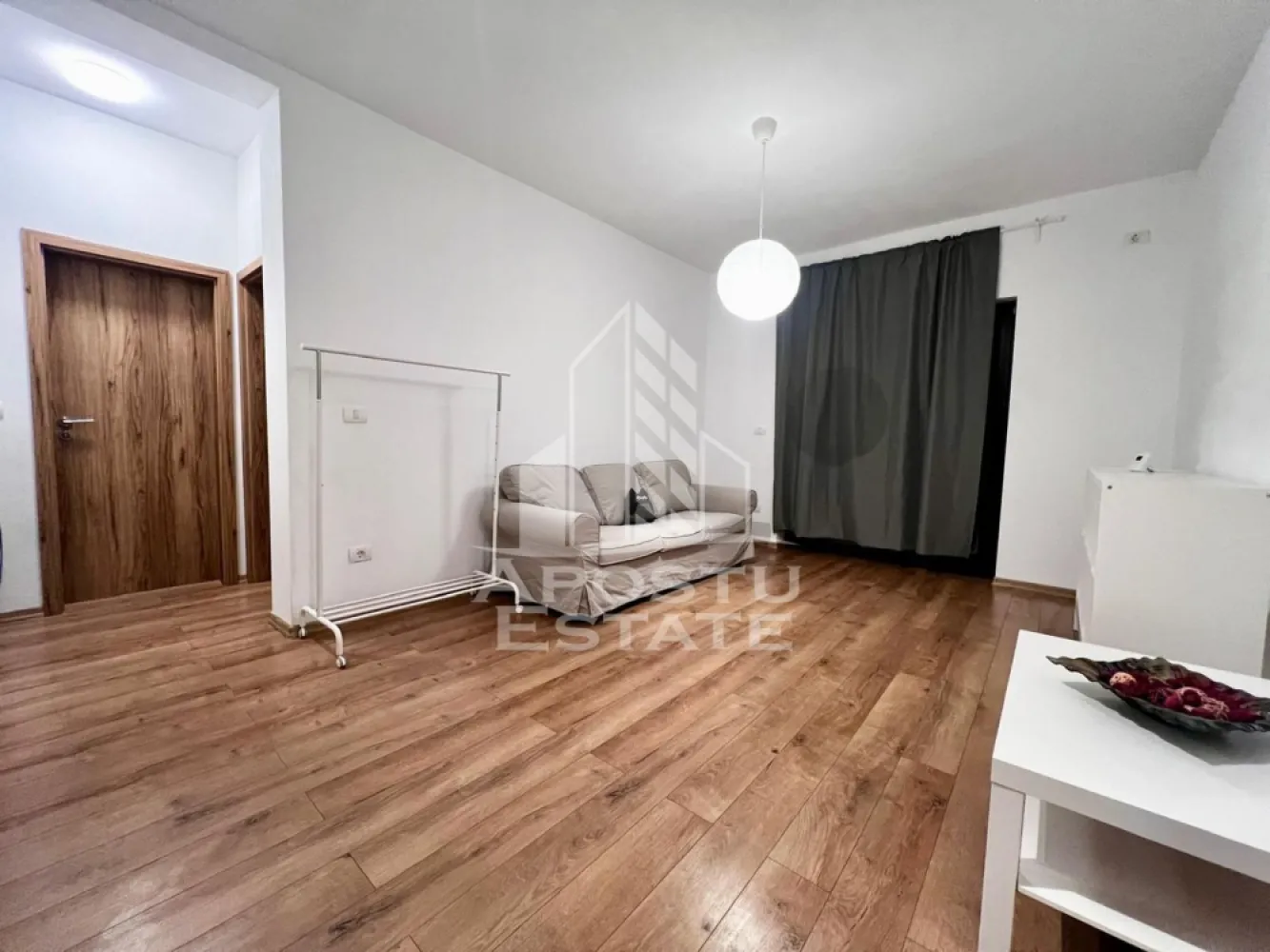 Apartament 2 camere de inchiriat centrala, loc de parcare, Giroc