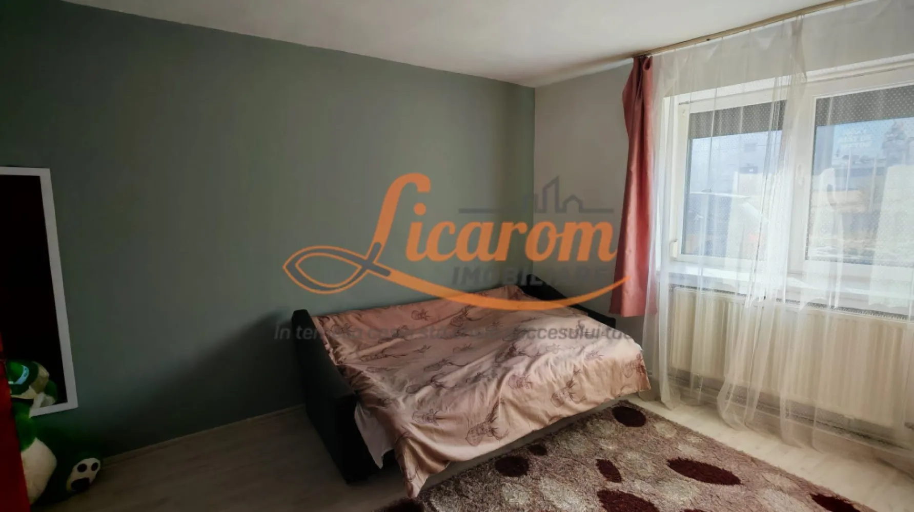 Corp de casa 4 camere zona Nicopole,curte comuna cu 1 familie.