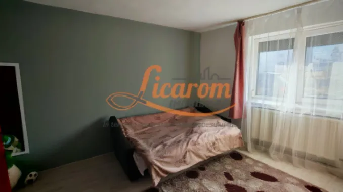 Corp de casa 4 camere zona Nicopole,curte comuna cu 1 familie.