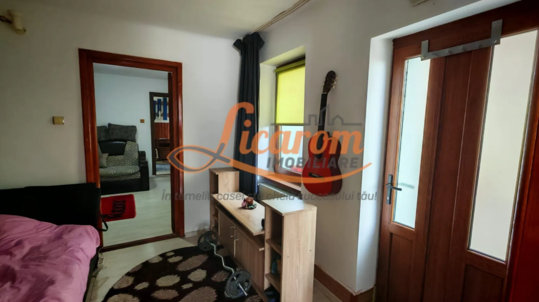 Corp de casa 4 camere zona Nicopole,curte comuna cu 1 familie.