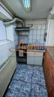 Corp de casa 4 camere zona Nicopole,curte comuna cu 1 familie.