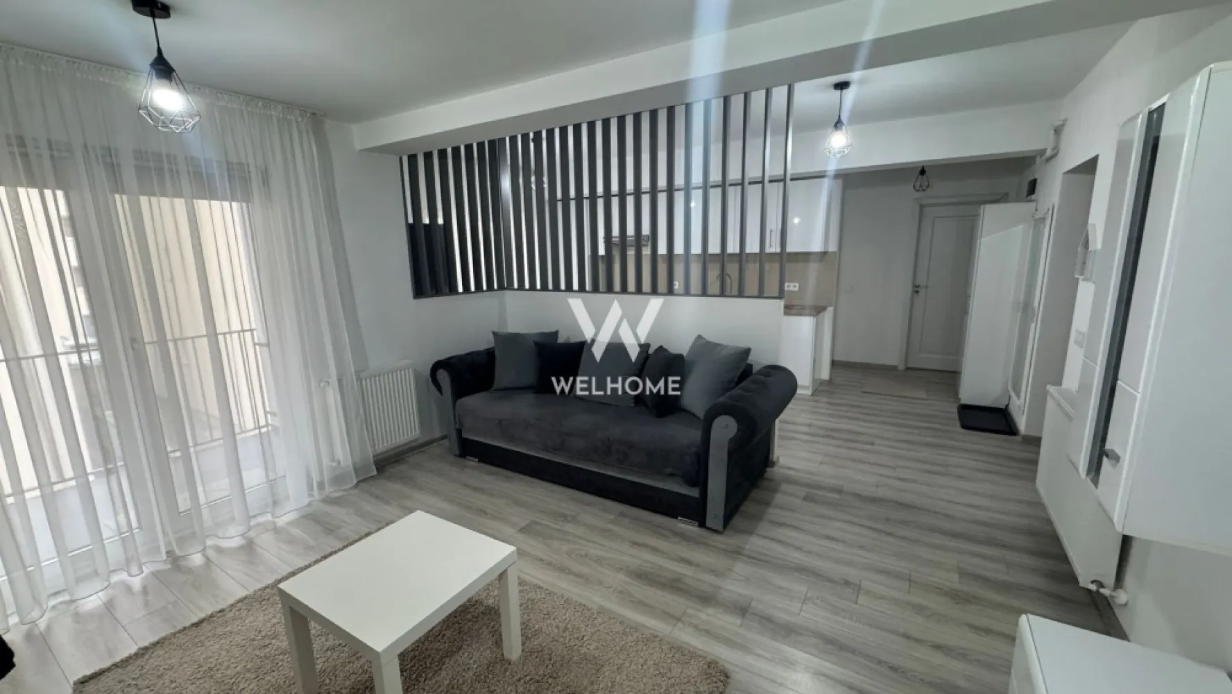 Apartament 3 camere de inchiriat - Marcel Iancu Arhitectilor - Apartament cu 3 camere modern - str. Marcel Iancu - Suprafata utila: 70 mp - Situat la 3 km de centrul orasului. - Apartamentul se afla la etajul 1 - Locuinta este mobilata si utilata, fiind alcatuita din living cu bucatarie , 2 dormitoare, 2 bai si balcon. - Localizat intr-o zona buna cu acces la magazine, gradinite, farmacii etc. - Nu se accepta animale de companie. Disponibil IMEDIAT. Chirie lunara: 500 Euro + se percepe garantie Comision client: 50% din prima chirie }}
