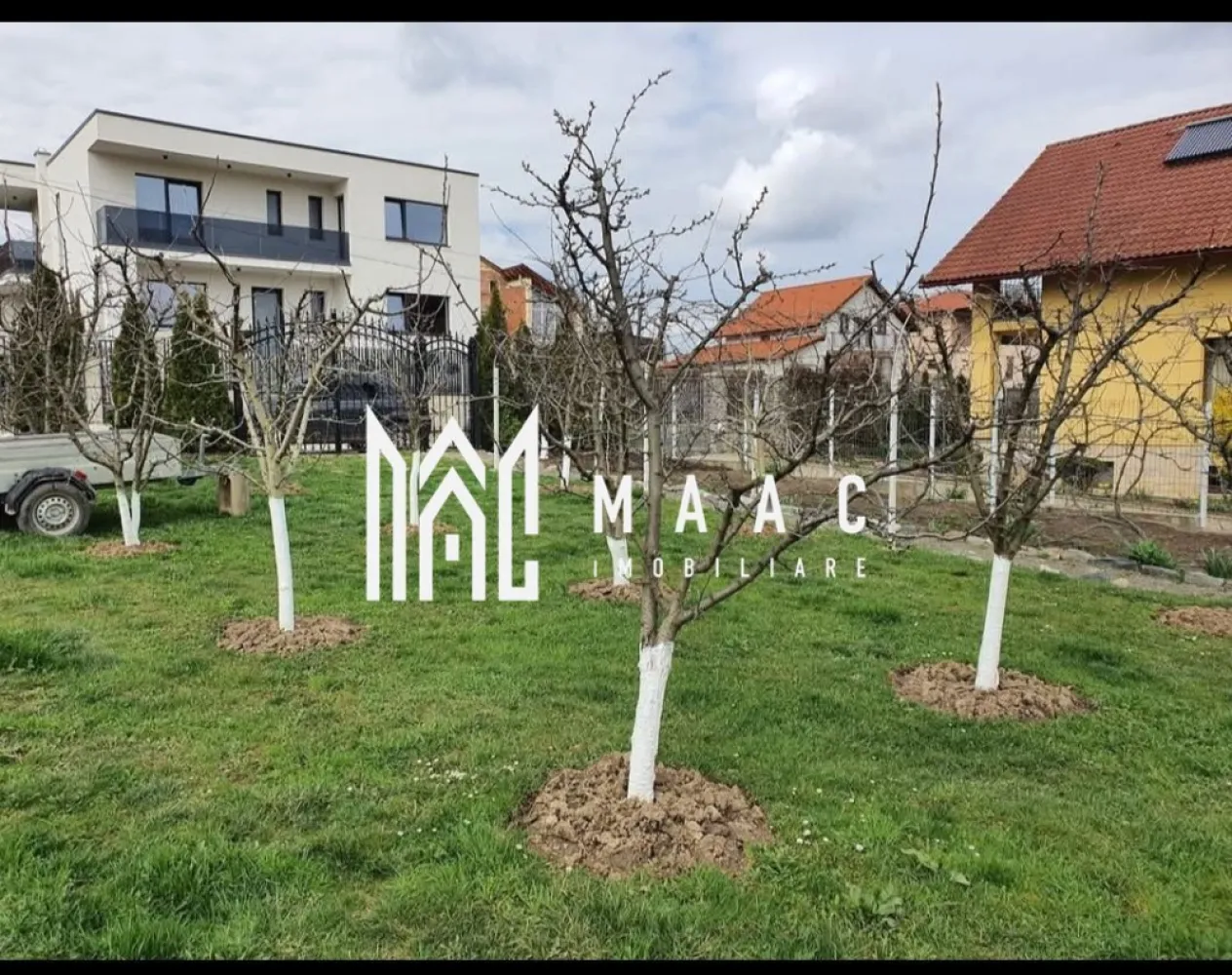 Teren Intravilan | 634 MP | Livada | Cisnadie - MAAC Imobiliare vă propune spre vânzare un teren intravilan pentru construcția unei case, situat în Cisnădie – una dintre cele mai apreciate și frumoase zone ale localității. Amplasat într-o zonă liniștită, cu acces facil către punctele de interes. Terenul oferă un cadru ideal pentru construirea unei locuințe familiale, îmbinând confortul urban cu natura. Terenul este împrejmuit integral, cu gard solid, poartă și portiță din fier forjat, oferind intimitate și siguranță. Utilități complete, la poartă: - gaz - curent electric - apă și canalizare - fibră optică - iluminat stradal - drum asfaltat Avantaje și facilități existente pe teren: - livadă cu aproximativ 35 de pomi fructiferi pe rod - cultură de căpșuni - 3 vițe de vie mature, cu producție generoasă (aprox. 500 kg struguri) - filigorie – ideală pentru relaxare - fântână mare - toaletă - spațiu special amenajat pentru depozitarea lemnelor Pentru mai multe detalii si pentru programarea unei vizionari contactati echipa MAAC impbiliare specificand ID: CP2855559 }}