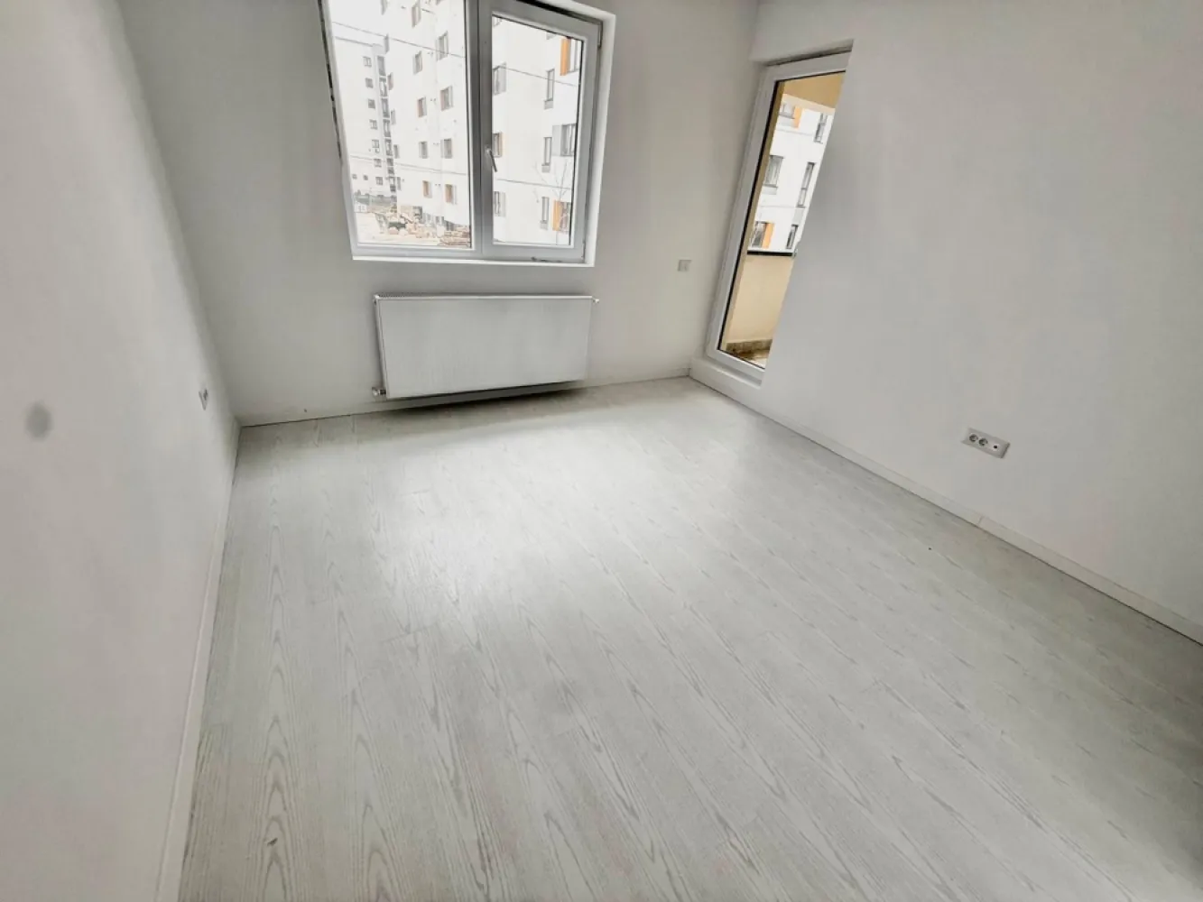 Garsoniera cartier Militari Residence- mutare imediata!!