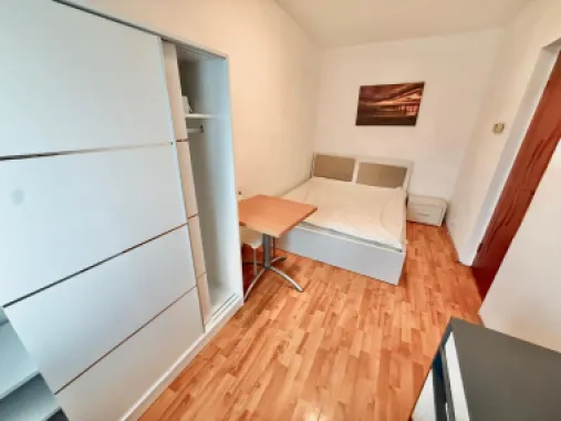 Apartament 3 camere Zona Gorjului