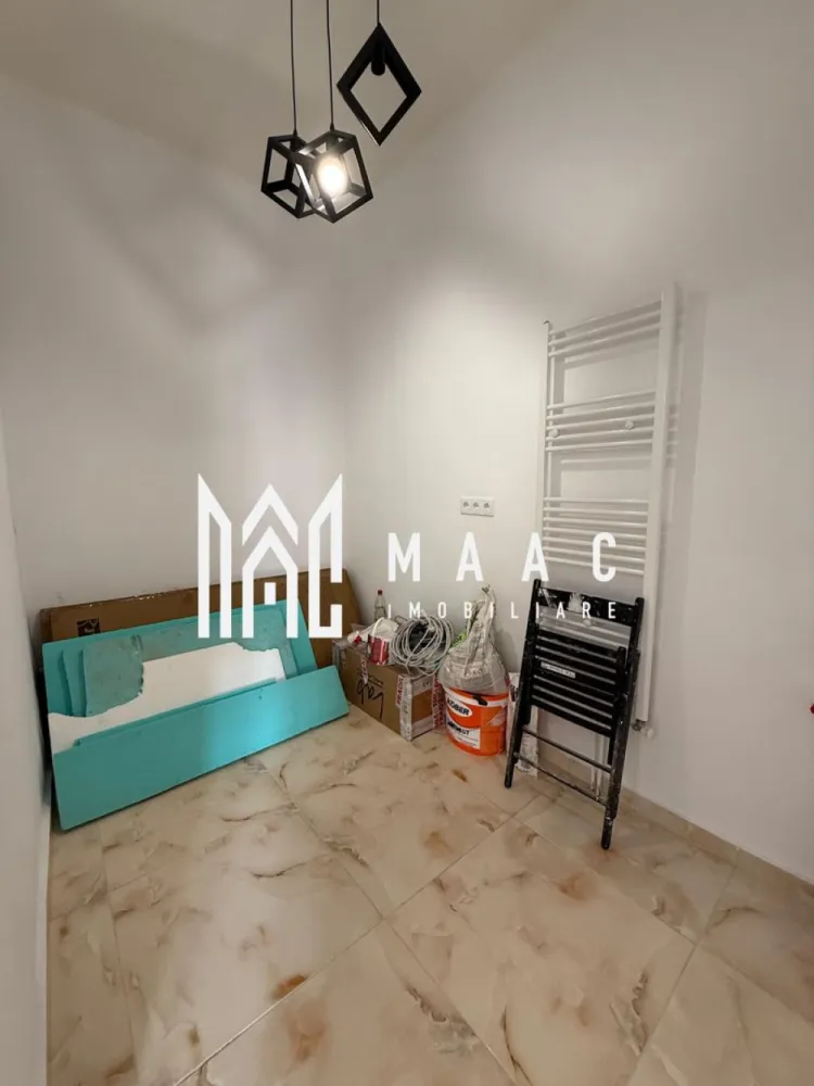 Apartament 3 camere la casa | Renovat | Pivnita | Terezian - MAAC Imobiliare ofera spre vanzare apartament la casa cu 3 camere, la cheie, in zona Terezian. Spatiul este compartimentat astfel: o incapere spatioasa si luminoasa, cu acces in pivnita de 33mp, doua incaperi mai mici, chicineta, baie. Casa a fost renovata integral, toate instalatiile sunt au fost schimbate (electrice, termice, sanitare). Incalzirea se face cu centrala proprie si calorifere. Structura casei este din caramida, iar acoperisul din tigla (schimbat relativ recent). Disponibilitate imediata. Pentru mai multe detalii va rugam specificati telefonic: CP2855508 }}