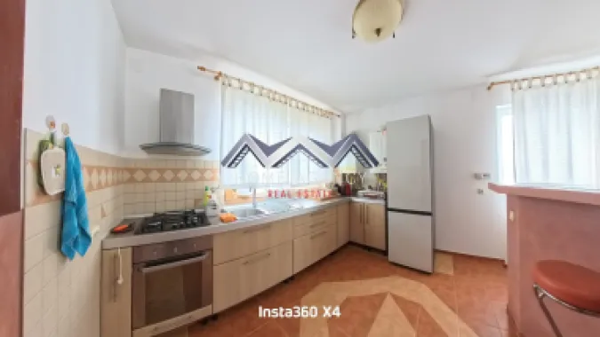 Vilă ultrafinisată cu panoramă superbă, teren 868 mp– Breaza