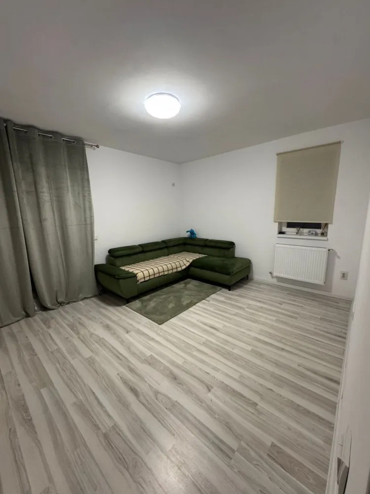 Inchiriere Apartament 2 camere militari residence - Se oferă spre închiriere apartament cu 2 camere, mobilat și utilat situat pe Strada Stelelor nr. 9. Apartamentul are o suprafață de 58 mp, este semidecomandat și beneficiază de mobilier și electrocasnice de calitate . Compartimentarea este ideală pentru confort și funcționalitate. Dotări și beneficii: Mobilat și utilat complet Bucătărie complet echipată Baie + spații de depozitare Acces rapid către centre comerciale, transport public și principalele puncte de interes din zona Militari. 📍 Localizare: Stelelor nr. 9 📅 Disponibil imediat Comision 50% Pentru mai multe detalii sau programarea unei vizionări, vă stau la dispoziție.