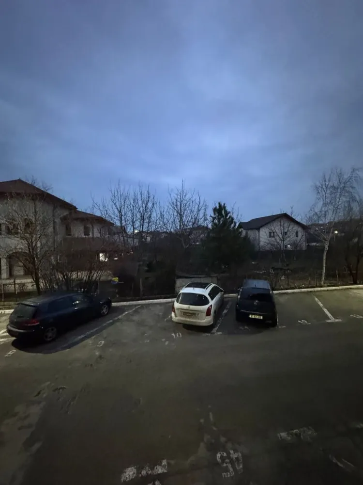 Ap 2 cam Militari Residence cu parcare inclusa