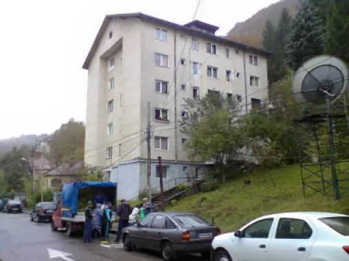 2 camere Sinaia la schimb cu garson. in zona plus diferenta bani