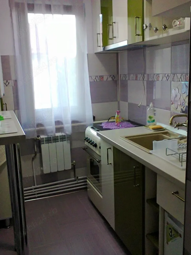 2 camere Sinaia la schimb cu garson. in zona plus diferenta bani