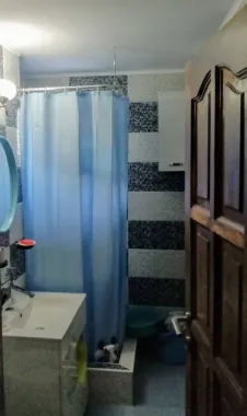 2 camere Sinaia la schimb cu garson. in zona plus diferenta bani