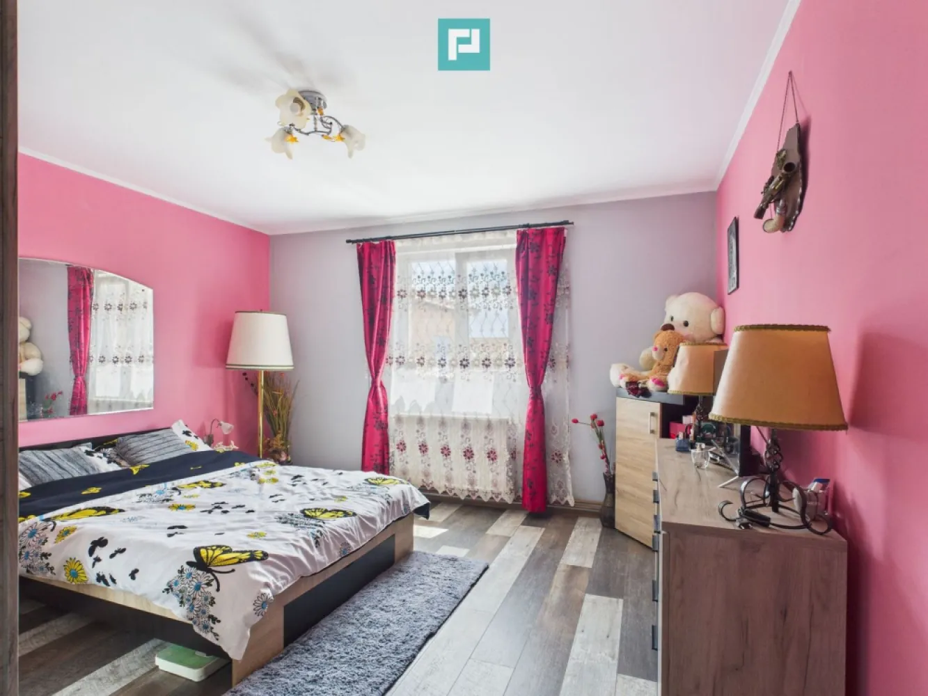 Casă spațioasă cu grădină în Topolovățu Mare