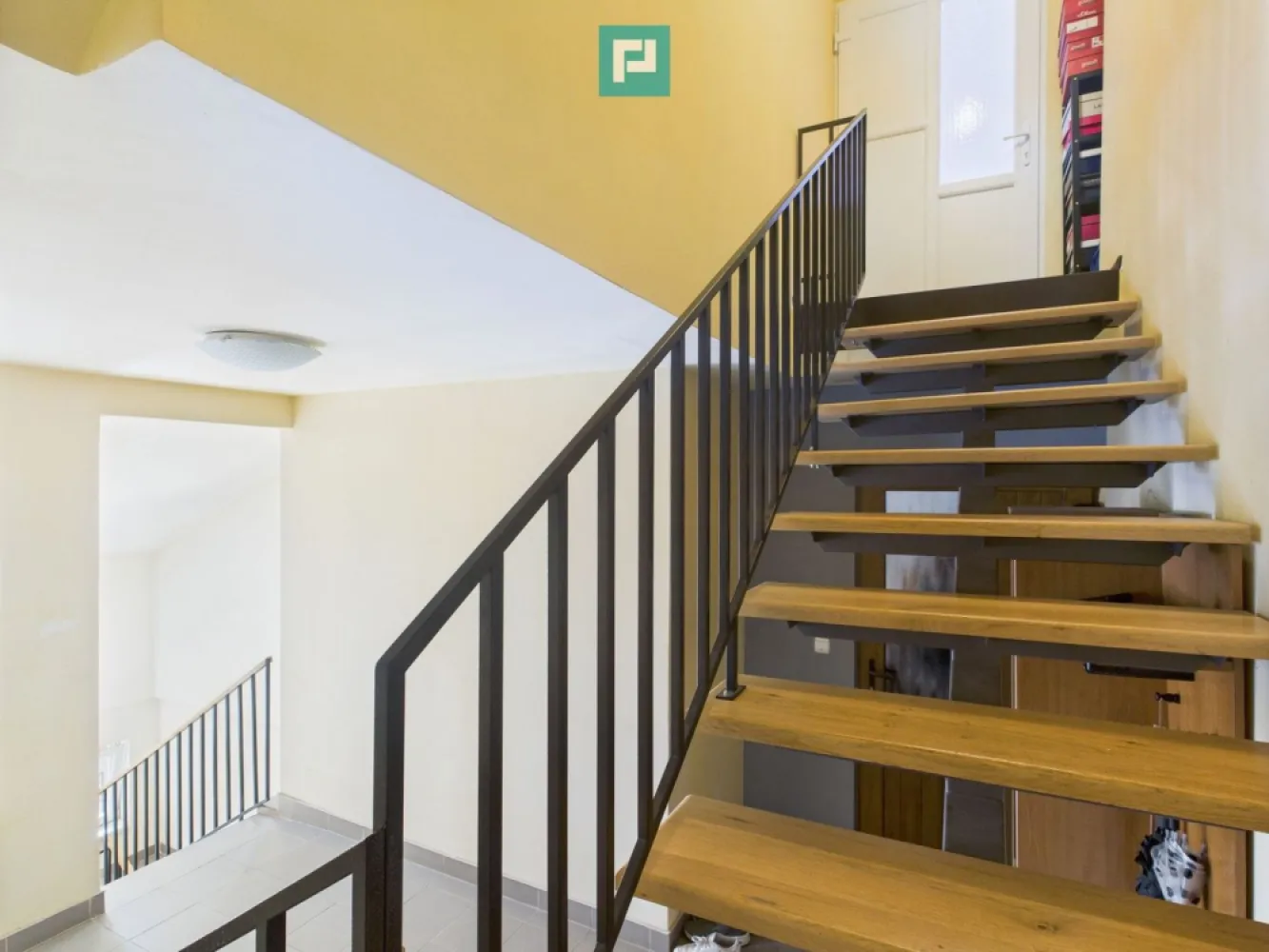 Apartament deosebit cu 3 camere , zona Fratelia