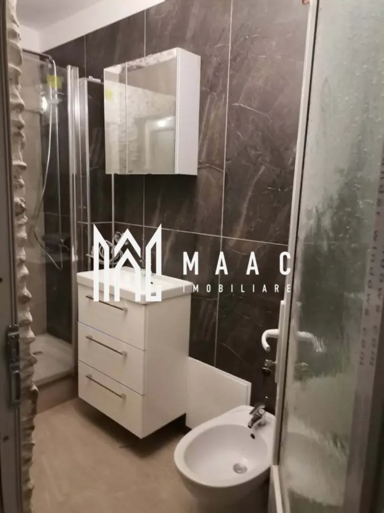 Casa Individuala I 2 Camere I Garaj I Central I Saliste - Se vinde o casă individuală, situată într-o zonă liniștită, în apropiere de Spitalul Săliște, cu acces facil către punctele de interes ale localității. Proprietatea dispune de teren în suprafață de 240 mp și este recent parțial renovată, fiind disponibilă pentru mutare imediată. Compartimentare: 2 camere Bucătărie Baie Caracteristici principale: Supafață teren: 240 mp Casă individuală Recent parțial renovată Încălzire prin sobe de teracotă Gazul este la poartă Garaj Pivniță Disponibilă imediat Zonă: lângă Spital Săliște Detalii suplimentare: Curte proprie, potrivită pentru relaxare sau grădină Posibilitate de racordare la gaz Spații auxiliare utile pentru depozitare Proprietate potrivită pentru locuire permanentă sau casă de vacanță Acces facil și zonă liniștită Această proprietate reprezintă o oportunitate bună pentru cei care caută o casă individuală cu teren, într-o zonă accesibilă, cu posibilitatea de modernizare ulterioară. Pentru informati si vizionari: ID: CP2855068 }}