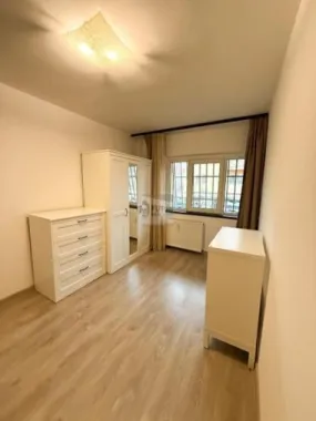 Apartament 3 camere | 64 mp | Zonă liniștită, excelent conectată