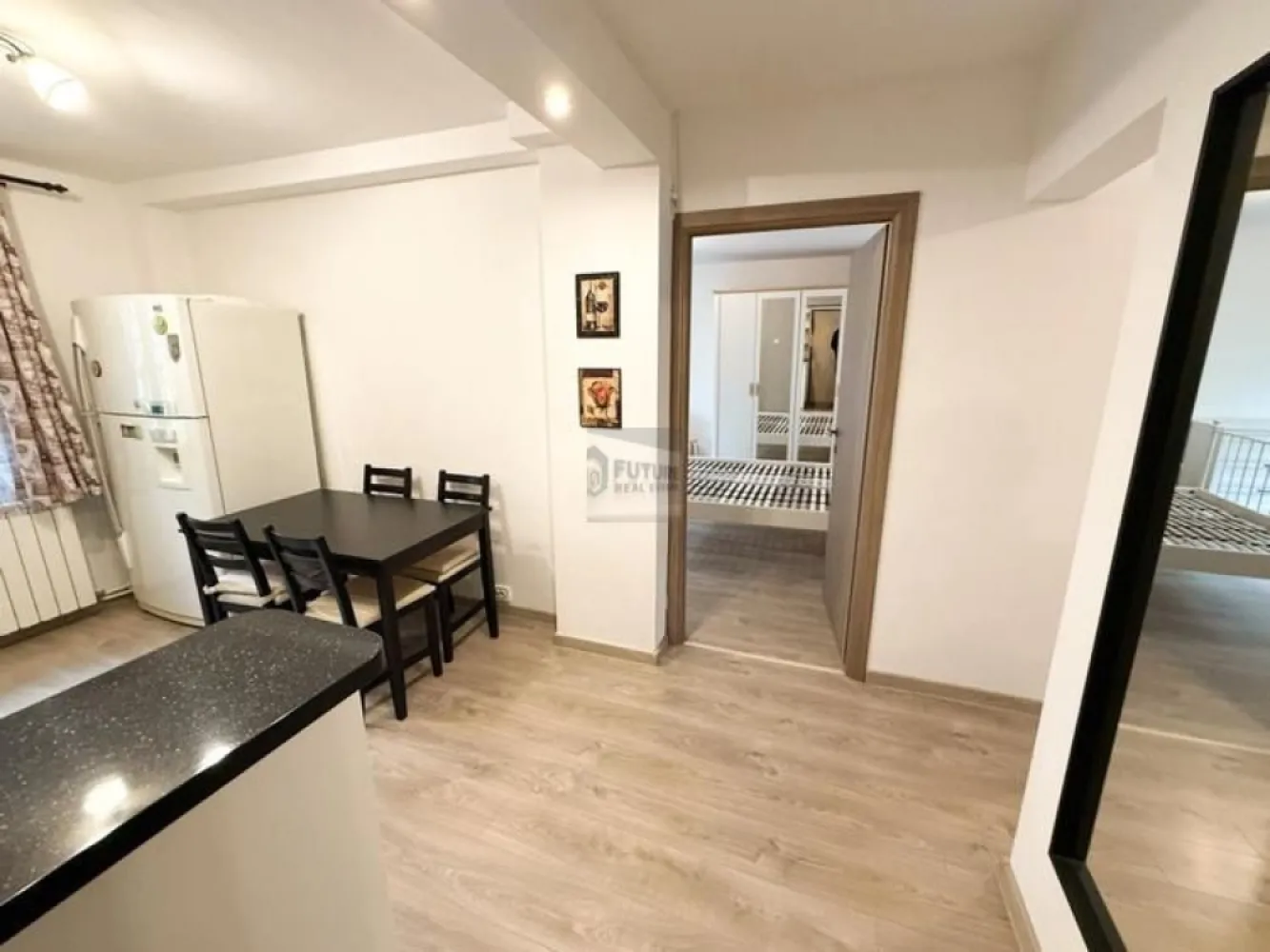 Apartament 3 camere | 64 mp | Zonă liniștită, excelent conectată