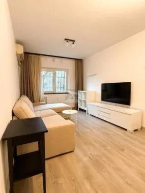Apartament 3 camere | 64 mp | Zonă liniștită, excelent conectată