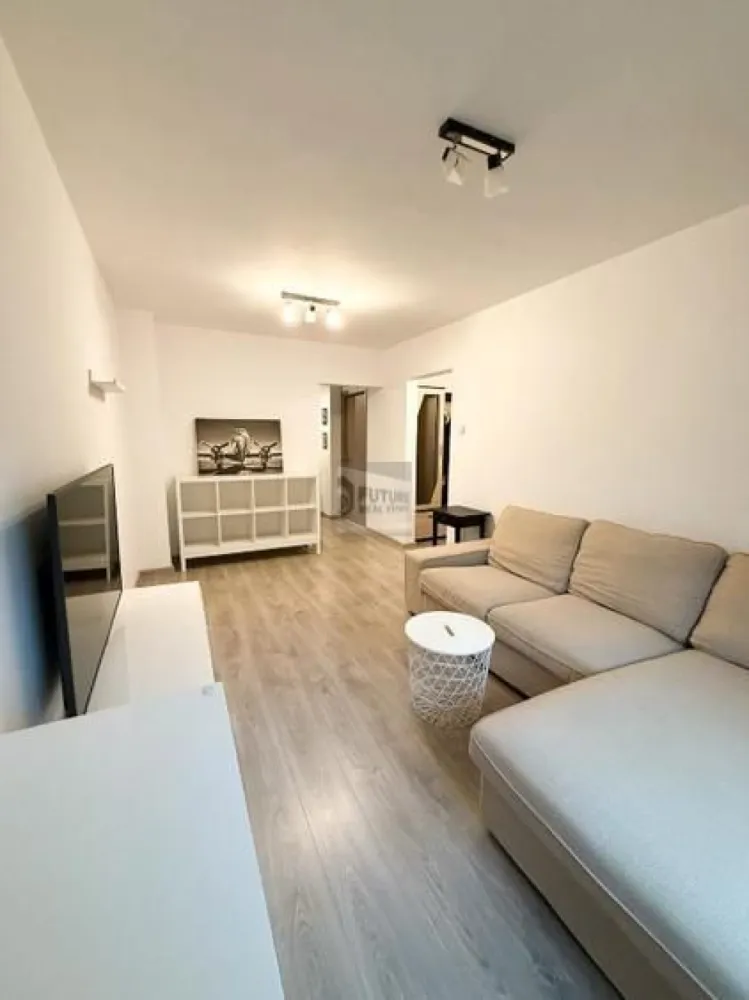 Apartament 3 camere | 64 mp | Zonă liniștită, excelent conectată