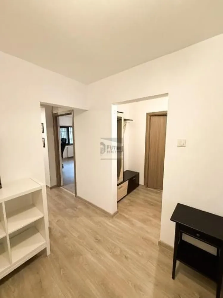 Apartament 3 camere | 64 mp | Zonă liniștită, excelent conectată
