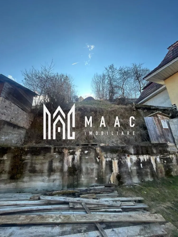 Teren de casa | Intravilan | 436 mp | Rasinari - MAAC Imobiliare vă propune spre vânzare un teren intravilan pentru construcție casă în Rășinari, cu suprafața totală de 436 mp, situat pe o stradă liniștită, paralelă cu strada principală – poziționare ideală pentru cei care își doresc intimitate, acces facil și un cadru natural deosebit, la doar câteva minute de Sibiu. Localizare excelentă – zonă rezidențială liniștită Terenul este amplasat într-o zonă apreciată din Rășinari, cu acces rapid către punctele de interes locale și către municipiul Sibiu. Strada este ferită de trafic intens, oferind un mediu sigur și relaxant pentru viitoarea locuință. Detalii teren: Suprafață totală: 436 mp Deschidere optimă pentru construcție casă individuală 50% teren plat – ideal pentru amprentă casă și curte amenajată 50% teren în pantă accentuată – perfect pentru terasare, grădină pe nivele sau zonă de relaxare cu priveliște Regim intravilan – construibil Construcție începută + materiale incluse Pe teren a fost începută construcția unei case în anul 2021, lucrările fiind realizate până la stadiul de fundație. Există proiect complet și documentație (necesită actualizare autorizație) Toată cărămida necesară pentru finalizarea casei este deja pe teren – costuri reduse pentru viitorul proprietar Oportunitate excelentă pentru preluare și continuare proiect Utilități: Curent electric – pe teren Apă – pe teren Canalizare – pe teren Gaz – la poartă Avantaje cheie: Teren intravilan construibil în Rășinari Fundație existentă – economie de timp și costuri Materiale de construcție incluse (cărămidă) Utilități disponibile Zonă liniștită, aproape de natură Ideal pentru locuință permanentă sau casă de vacanță Pentru detalii suplimentare, documentație sau programarea unei vizionări, contactați echipa MAAC Imobiliare. MAAC Imobiliare – Profesioniștii tăi în imobiliare. ID: CP2925255 }}