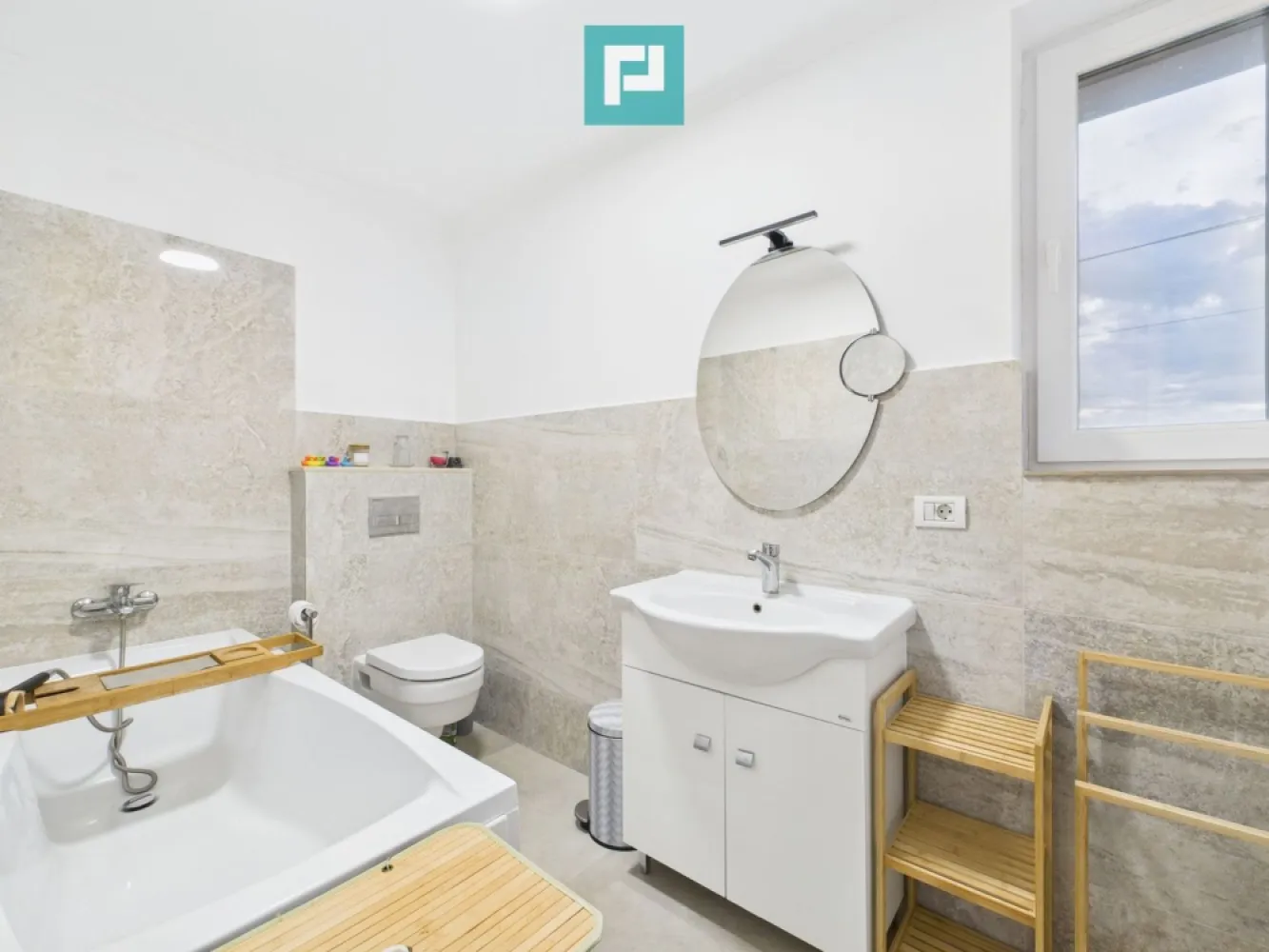 Casă cu 4 camere lângă pădure, Dumbrăvița