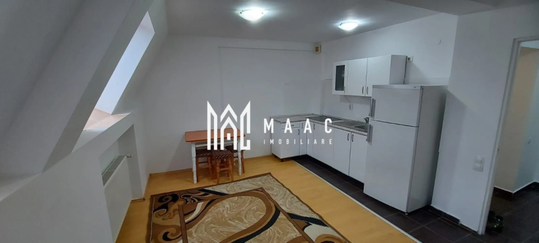Apartament 1 Camera I Etaj Intermediar I Zona stefan Cel Mare - Se vinde un apartament cu 1 cameră, având o suprafață de 28 mp, situat la etajul 5 din 6, într-un bloc cu lift, în zona Ștefan cel Mare. Locuința este complet mobilată și utilată și se predă disponibilă imediat, fiind ideală pentru locuire sau investiție. Caracteristici principale: Tip: Apartament 1 cameră Suprafață: 28 mp Etaj: 5 / 6 Bloc cu lift Complet mobilat și utilat Disponibil imediat Zonă: Ștefan cel Mare Detalii interioare: Cameră spațioasă și luminoasă Bucătărie utilată complet Baie în stare foarte bun Hol cu spații de depozitare Finisaje întreținute, apartament gata de mutare Avantaje: Etaj superior, cu lumină naturală bună Lift în bloc Poziționare excelentă, aproape de transport public, magazine, farmacii și alte facilități Ideal pentru investiție sau locuință personală Pentru informati si vizionari: ID: CP2854989 }}