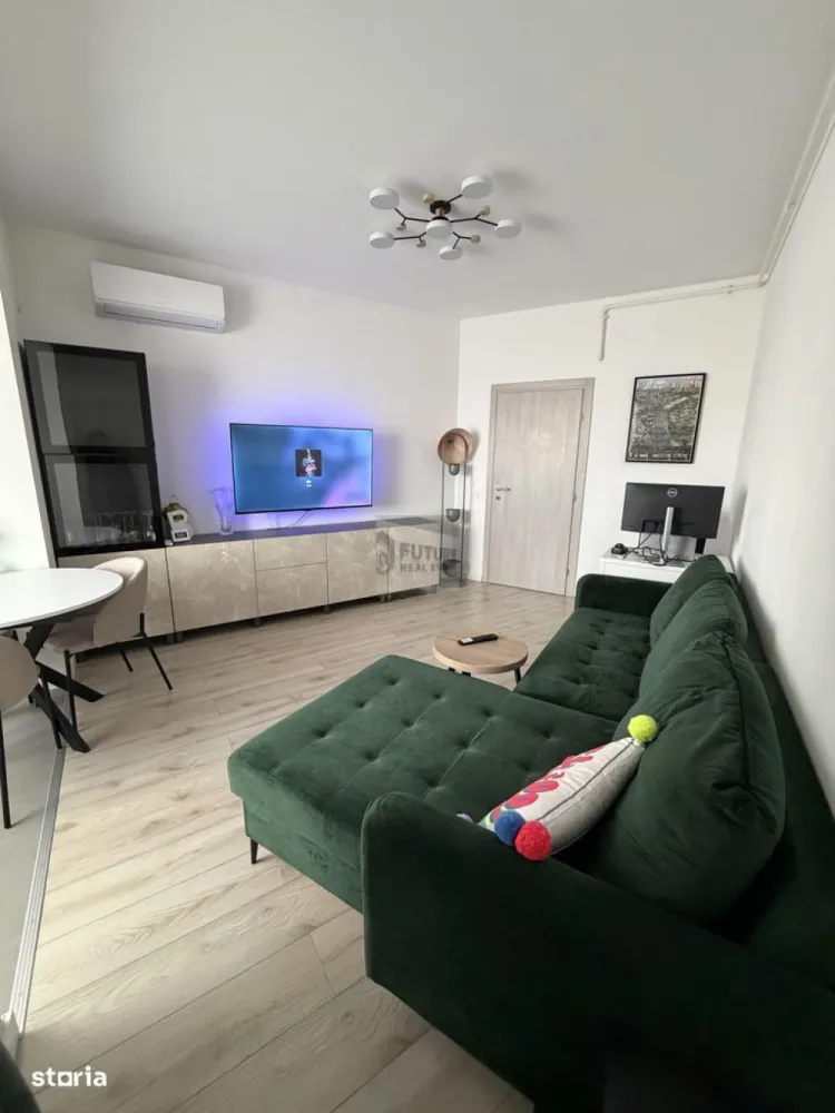 Apartament modern, luminos, gata să devină „acasă” pentru tine! - Vă propunem spre vânzare un apartament cochet de 48 mp, situat într-un bloc modern construit în 2014, ideal pentru locuit sau investiție. Locuința este complet mobilată și utilată, fiind pregătită pentru mutare imediată, fără alte costuri sau bătăi de cap.Compartimentarea este eficientă, oferind un spațiu bine organizat, luminos și primitor. Livingul confortabil, bucătăria complet echipată și dormitorul spațios creează un ambient plăcut și funcțional, perfect pentru un cuplu, o persoană singură sau chiar pentru închiriere.Imobilul este bine întreținut, construit din materiale de calitate, cu finisaje moderne și costuri reduse de întreținere. Apartamentul dispune de toate utilitățile necesare și beneficiază de un ambient liniștit, într-o zonă accesibilă.Dacă îți dorești o locuință gata pregătită, unde trebuie doar să aduci lucrurile personale, acest apartament este alegerea ideală. }}