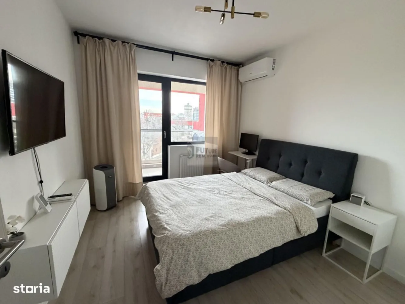 Apartament modern, luminos, gata să devină „acasă” pentru tine! - Vă propunem spre vânzare un apartament cochet de 48 mp, situat într-un bloc modern construit în 2014, ideal pentru locuit sau investiție. Locuința este complet mobilată și utilată, fiind pregătită pentru mutare imediată, fără alte costuri sau bătăi de cap.Compartimentarea este eficientă, oferind un spațiu bine organizat, luminos și primitor. Livingul confortabil, bucătăria complet echipată și dormitorul spațios creează un ambient plăcut și funcțional, perfect pentru un cuplu, o persoană singură sau chiar pentru închiriere.Imobilul este bine întreținut, construit din materiale de calitate, cu finisaje moderne și costuri reduse de întreținere. Apartamentul dispune de toate utilitățile necesare și beneficiază de un ambient liniștit, într-o zonă accesibilă.Dacă îți dorești o locuință gata pregătită, unde trebuie doar să aduci lucrurile personale, acest apartament este alegerea ideală. }}