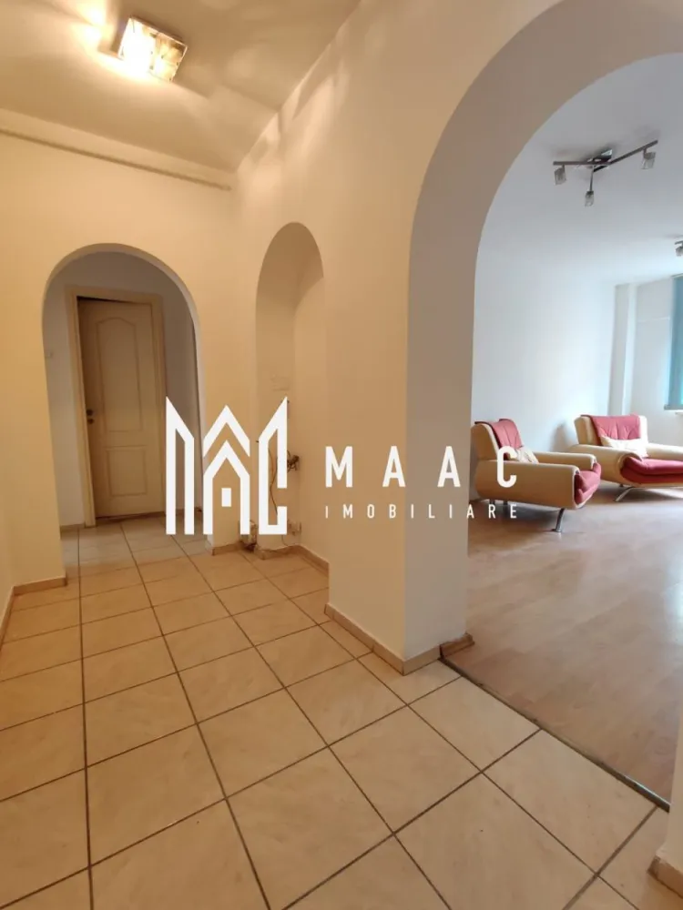 Apartament 4 camere | Etaj 1 | 2 Bai | Balcon | Zona Milea - MAAC Imobiliare vă prezintă spre vânzare un apartament cu 4 camere, decomandat, situat la etajul 1 al unui imobil cu 4 etaje, amplasat în zona OMV, Milea. Caracteristici: Apartament cu 4 camere, compartimentare decomandată. Suprafață utilă de 75 mp. Situat la etajul 1 din 4. Bloc anvelopat. Compartimentare: Hol de intrare. Living. Bucătărie separată. Trei dormitoare. Două băi, una dotată cu cadă și una cu cabină de duș. Dotări și confort: Centrală termică proprie cu calorifere. Apartamentul se vinde complet mobilat, conform fotografiilor. Spații bine organizate, potrivite pentru o familie sau pentru închiriere. Stare și predare: Apartamentul a fost zugrăvit integral în luna octombrie 2025. Se prezintă într-o stare bună, fiind pregătit pentru utilizare imediată. Situație investițională: În prezent, apartamentul este închiriat. Există posibilitatea de preluare directă cu chiriașii actuali. Ideal pentru investiție, cu randament imediat. Localizare și avantaje: Zonă excelentă, cu acces rapid la mijloace de transport în comun. În proximitate se regăsesc magazine, supermarketuri, școli, farmacii și alte facilități urbane. Pentru mai multe detalii precizati telefonic ca ati vazut anuntul cu ID: CP2917656 }}