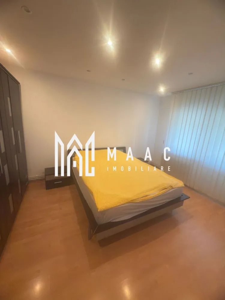 Apartament 4 camere | Etaj 1 | 2 Bai | Balcon | Zona Milea - MAAC Imobiliare vă prezintă spre vânzare un apartament cu 4 camere, decomandat, situat la etajul 1 al unui imobil cu 4 etaje, amplasat în zona OMV, Milea. Caracteristici: Apartament cu 4 camere, compartimentare decomandată. Suprafață utilă de 75 mp. Situat la etajul 1 din 4. Bloc anvelopat. Compartimentare: Hol de intrare. Living. Bucătărie separată. Trei dormitoare. Două băi, una dotată cu cadă și una cu cabină de duș. Dotări și confort: Centrală termică proprie cu calorifere. Apartamentul se vinde complet mobilat, conform fotografiilor. Spații bine organizate, potrivite pentru o familie sau pentru închiriere. Stare și predare: Apartamentul a fost zugrăvit integral în luna octombrie 2025. Se prezintă într-o stare bună, fiind pregătit pentru utilizare imediată. Situație investițională: În prezent, apartamentul este închiriat. Există posibilitatea de preluare directă cu chiriașii actuali. Ideal pentru investiție, cu randament imediat. Localizare și avantaje: Zonă excelentă, cu acces rapid la mijloace de transport în comun. În proximitate se regăsesc magazine, supermarketuri, școli, farmacii și alte facilități urbane. Pentru mai multe detalii precizati telefonic ca ati vazut anuntul cu ID: CP2917656 }}