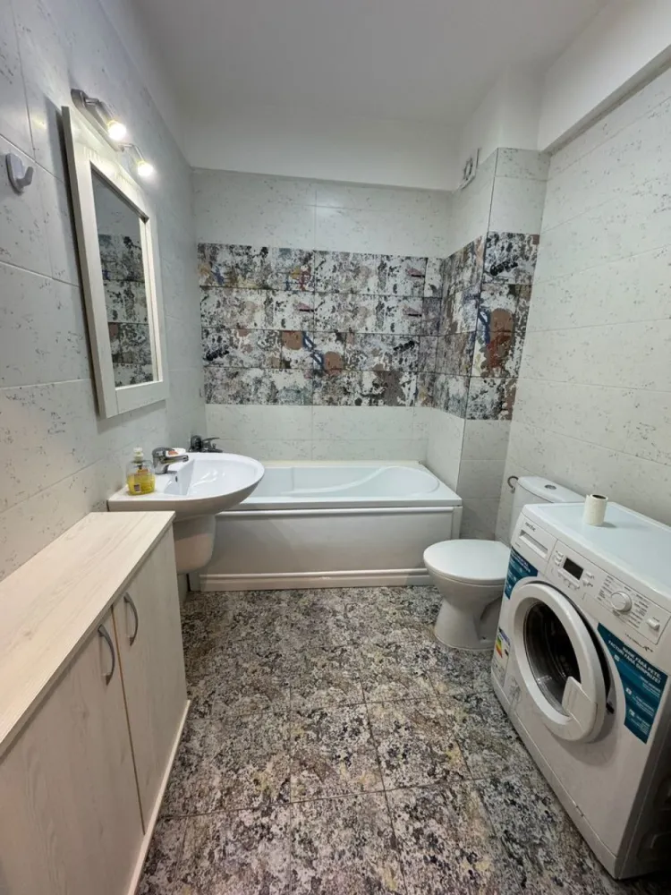 Ap 2 cam Militari Residence cu parcare inclusa - Se oferă spre închiriere apartament cu 2 camere, mobilat și utilat situat pe Strada Tineretului Nr. 58. Apartamentul are o suprafață de 55 mp, este decomandat și beneficiază de mobilier și electrocasnice de calitate . Compartimentarea este ideală pentru confort și funcționalitate. Dotări și beneficii: Loc de parcare Mobilat și utilat complet 1 aparat de aer condiționat Bucătărie complet echipată Baie + spații de depozitare Acces rapid către centre comerciale, transport public și principalele puncte de interes din zona Militari. 📍 Localizare: Strada Tineretului Nr. 58 📅 Disponibil imediat Comision 50% Pentru mai multe detalii sau programarea unei vizionări, vă stau la dispoziție. }}