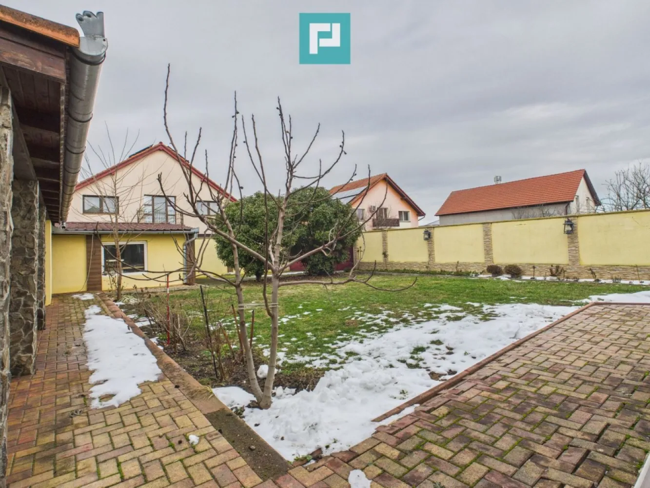 Vilă elegantă cu etaj în Zădăreni