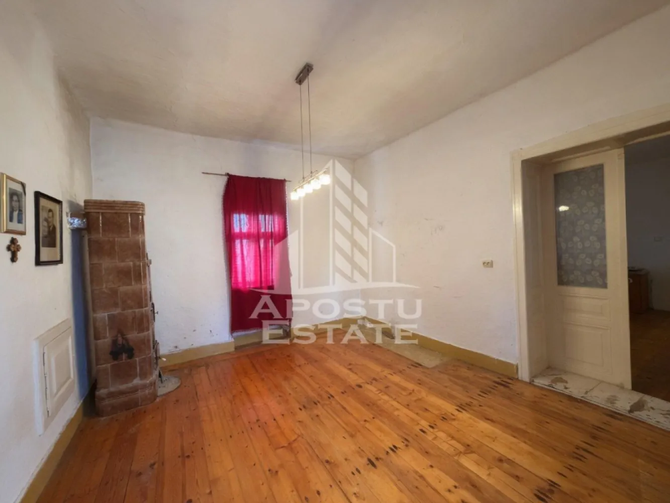 Casa de vanzare in Sandra, 5755 mp, teren, acoperis nou