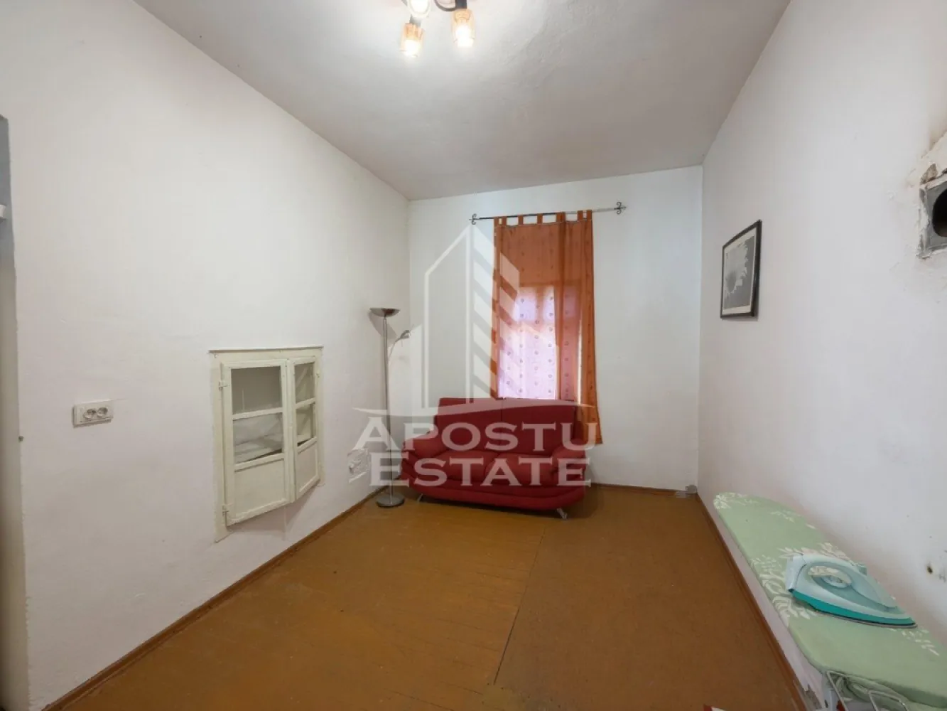 Casa de vanzare in Sandra, 5755 mp, teren, acoperis nou