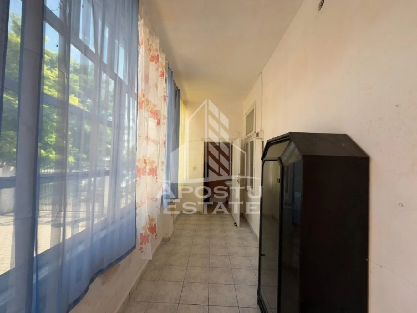 Casa de vanzare in Sandra, 5755 mp, teren, acoperis nou